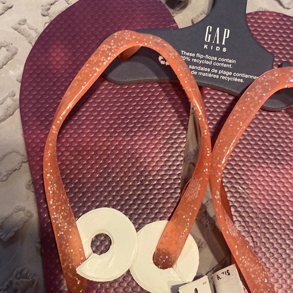 ❤️Gap Kids Sparkle Flip Flops - Picture 2 of 3